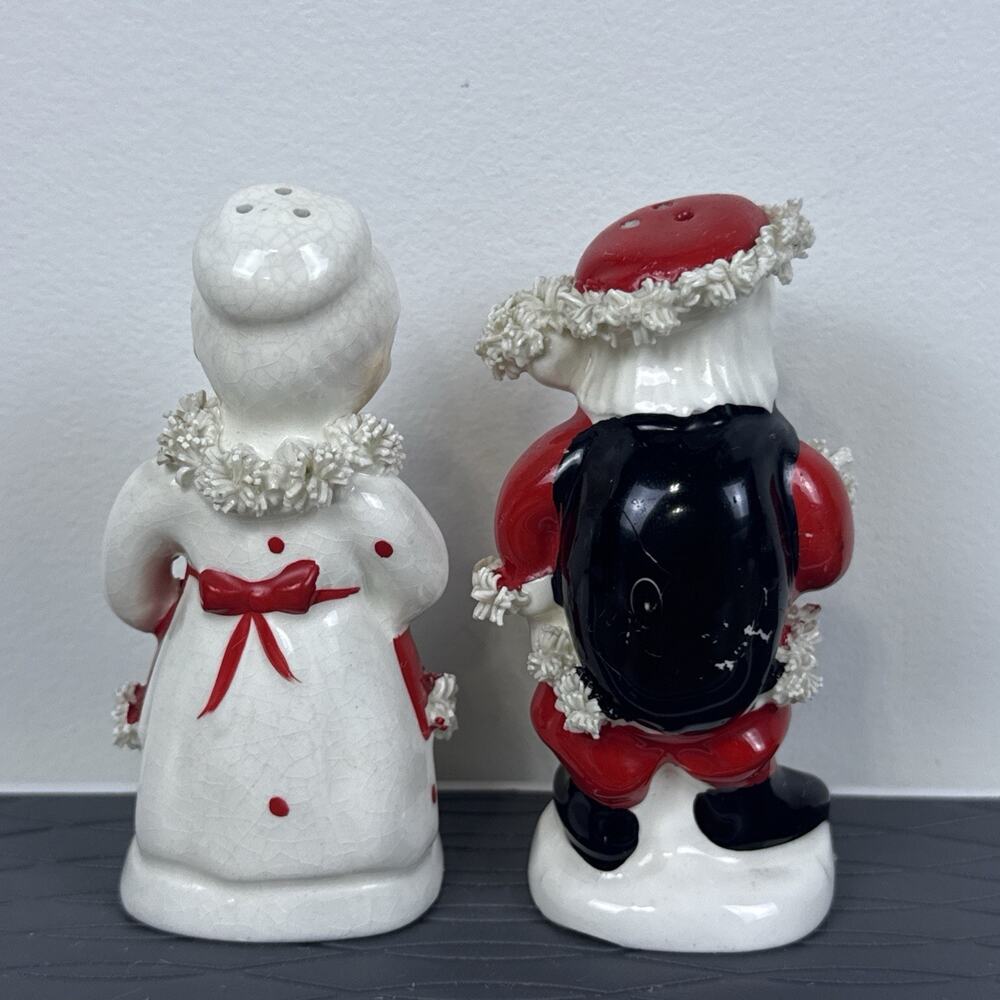Vintage Napco Santa & Mrs Claus Salt & Pepper Shakers Spaghetti Trim - Picture 3 of 8
